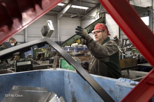 Beschutte werkplaats 't Veer in Menen is een maatwerkbedrijf gericht op recyclage, inpakken en metaalbewerking.
