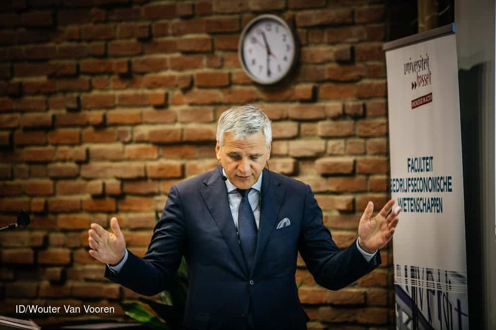 Openingscollege Economie door minister Kris Peeters aan de Universiteit Hasselt. ©Wouter Van Vooren/Imagedesk